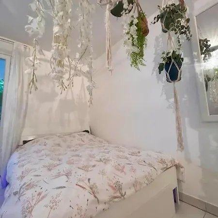 Studio Avec Jardin Апартаменты *